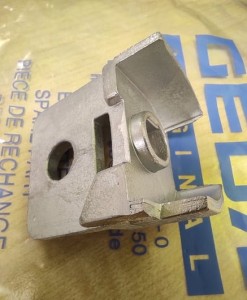 Guide roller guard, right for trolley (GEDA LIFT)